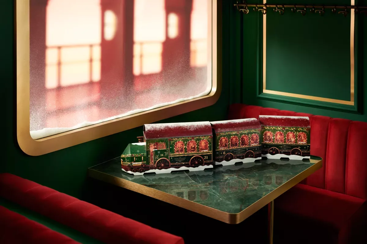 Rituals Premium Adventskalender 2026 im Design des Rituals Express Zug mit 24 Türchen